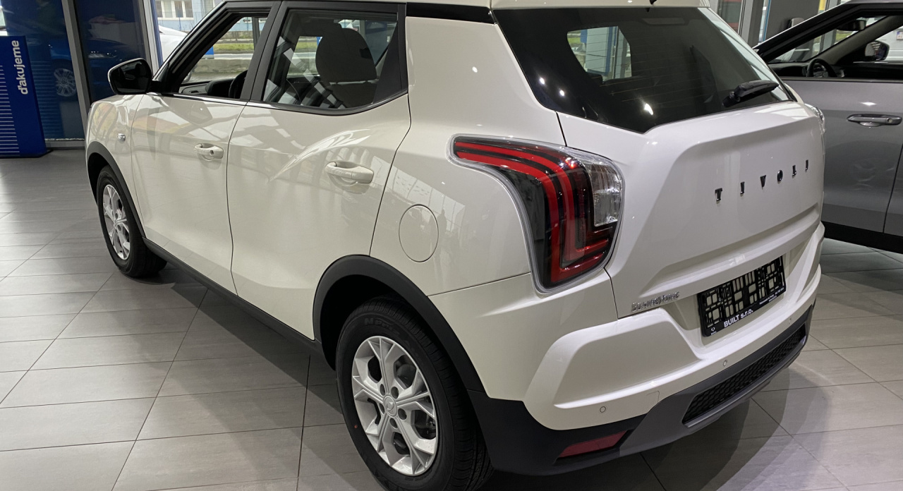 Tivoli biele fwd mt, ch2