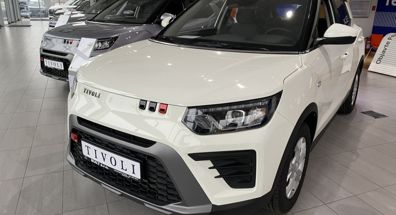 Tivoli biele fwd mt, ch2