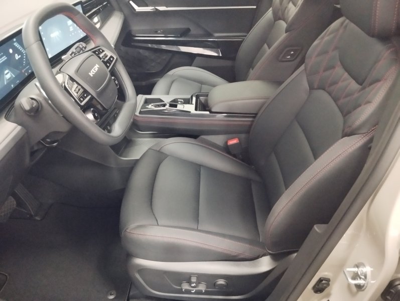 ACTYON Premium AWD  Čierna koža 2BL