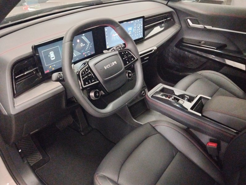 ACTYON Premium AWD  Čierna koža 2BL
