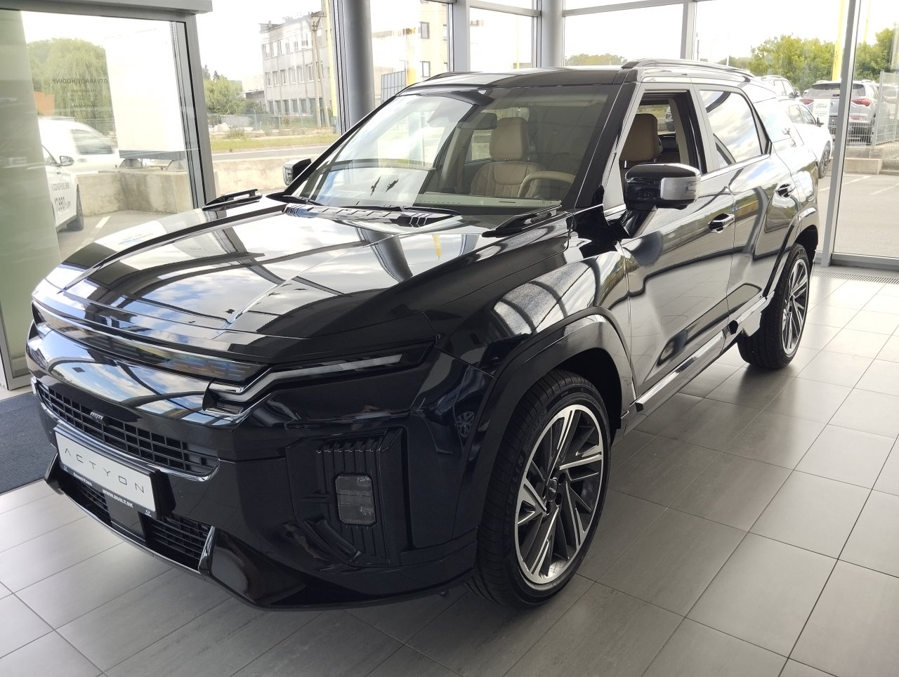 ACTYON Premium AWD + E75 + VEA  + camel koža, LAK