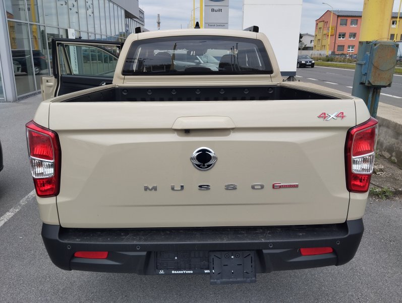 Musso, Premium+ paket AT,EBK, black paket