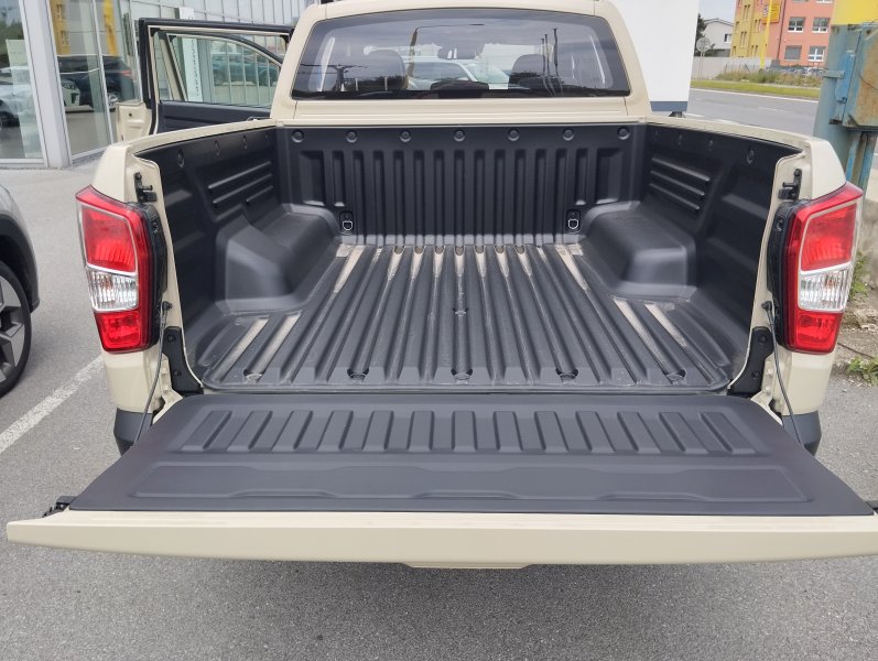 Musso, Premium+ paket AT,EBK, black paket